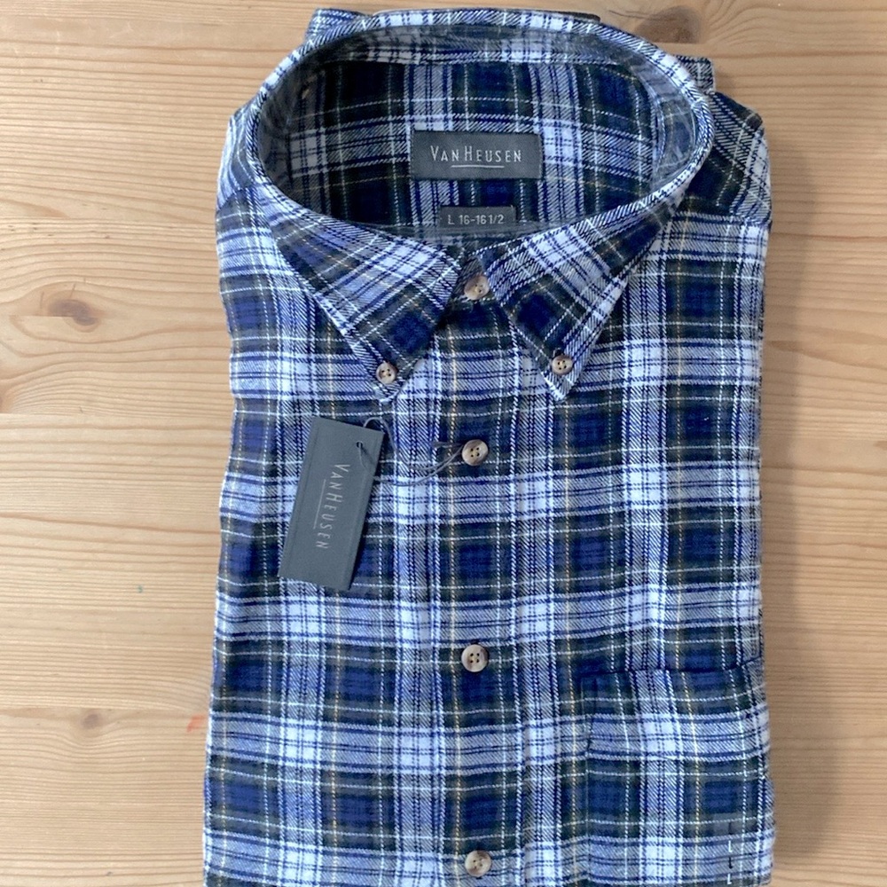 Van Heusen soft cotton long sleeve plaid button down in men’s L